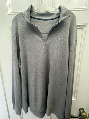 Never worn no tag Vineyard Vines Grey Sweatshirt with Navy Trim